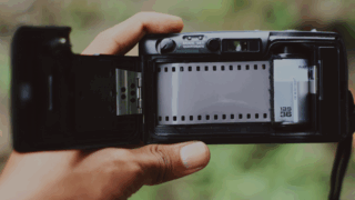 Caricare una pellicola 35mm